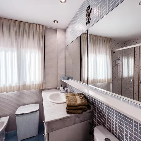 Beautiful 1 Bedroom In Mar, Pm101 Apartman *